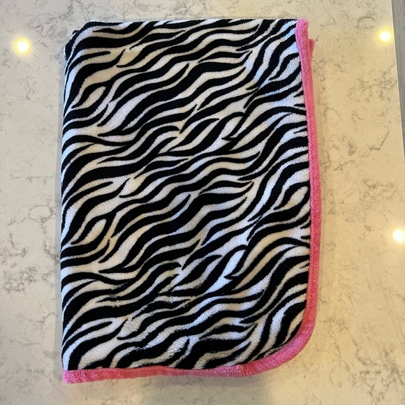 Christmas Pajamas & Zebra Blanket - Picture 7 of 7